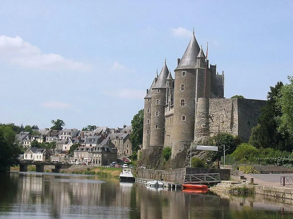Josselin Church View . 0*,